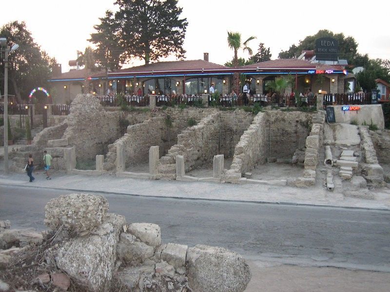 Leda Beach Hotel Side Exterior photo